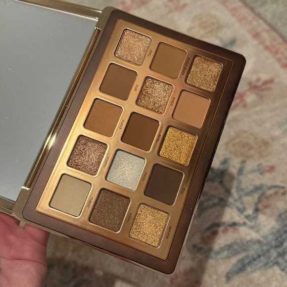 Natasha Denona Golden eyeshadow palette - Picture 4 of 6